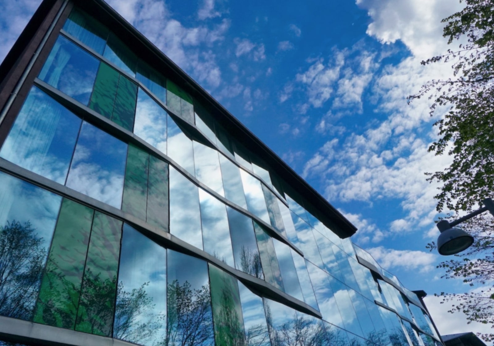 Media content for High quality executive education