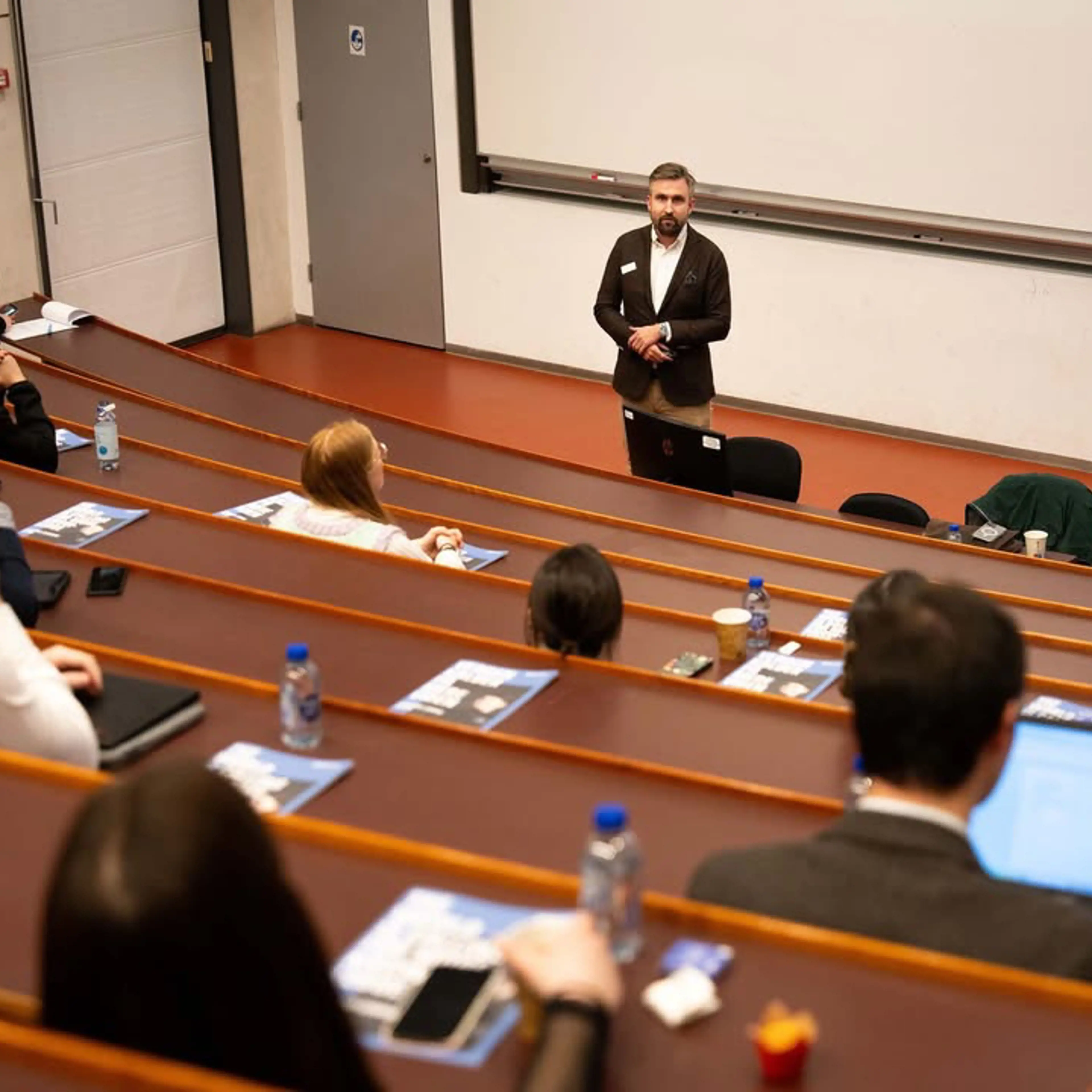 Media content for Sådan forandrer ESG-investeringer og finansielle influencers privatøkonomien